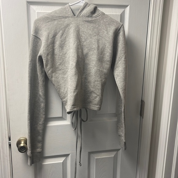 Pretty Little Thing Crop Grey Lace Up Back Hoodie Size Large - Picture 1 of 3
